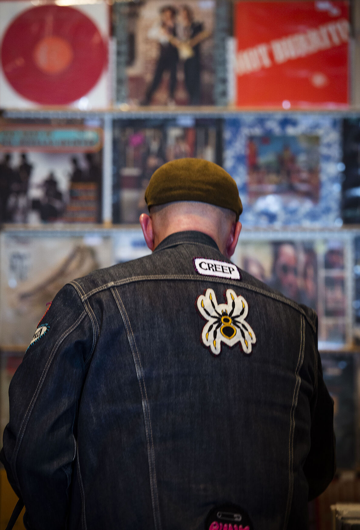 040322-news-recordshow 06.jpg